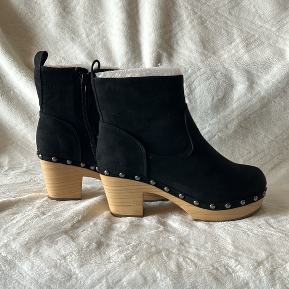 Madden Girl Women's Svet Clog Booties - Picture 5 of 9